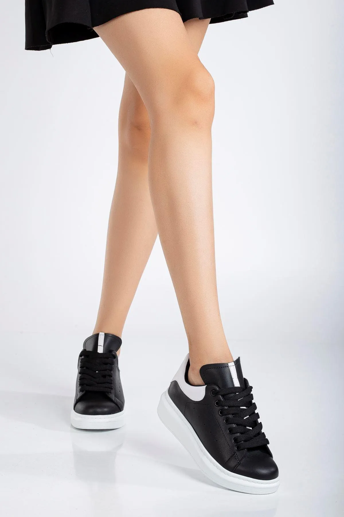 Black - White Women's Sneaker Casual Shoes