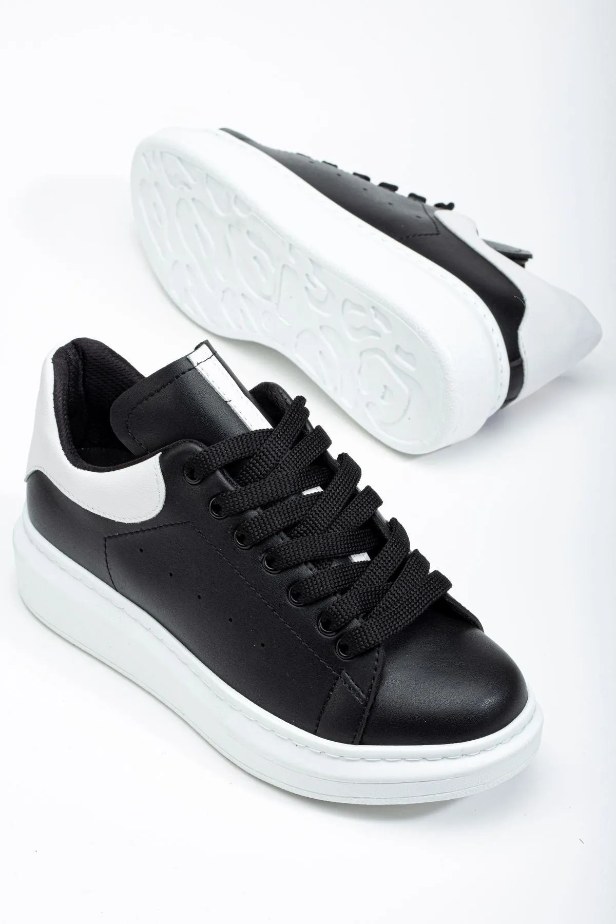 Black - White Women's Sneaker Casual Shoes