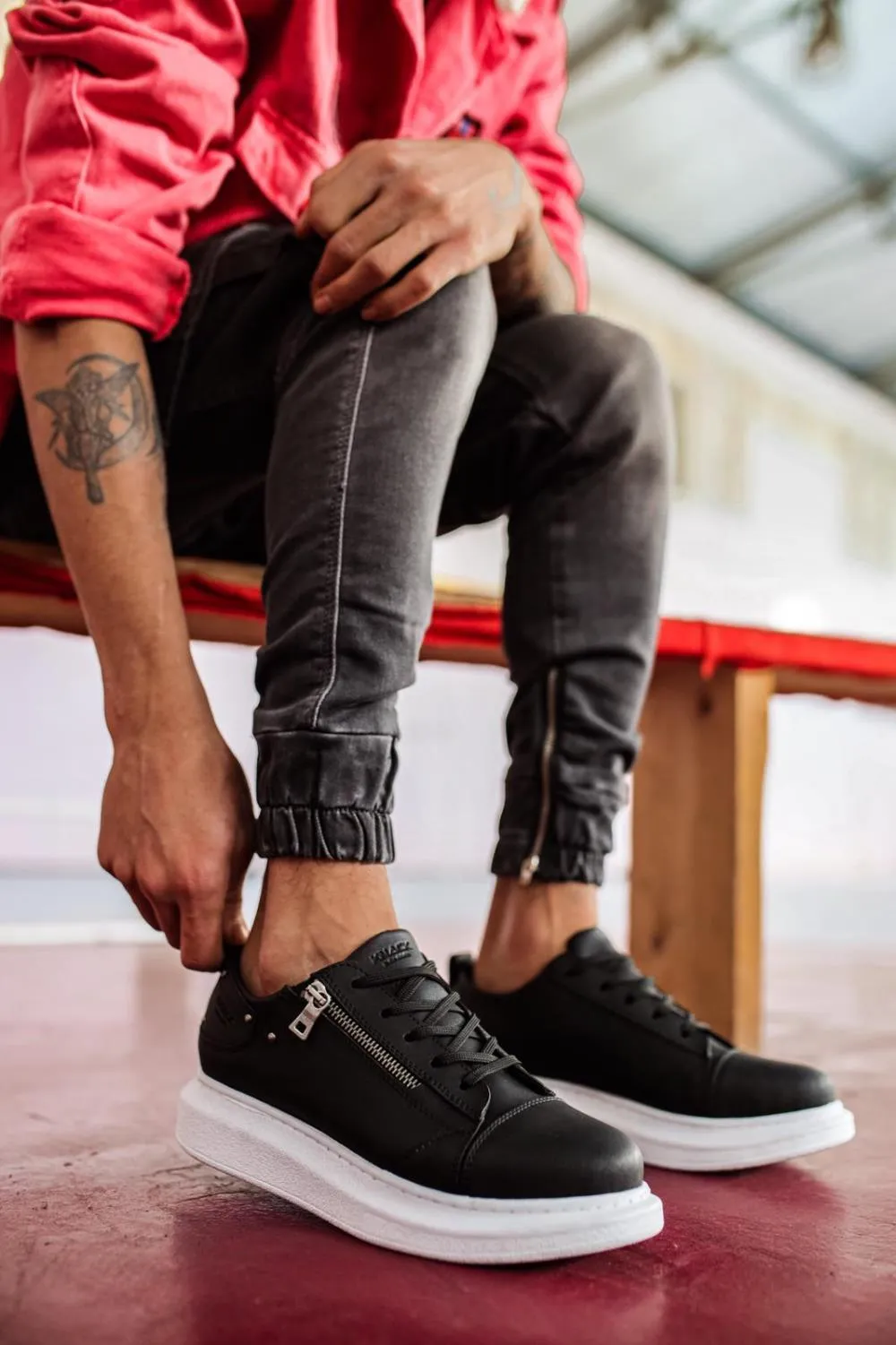 High Base Daily Sneaker Shoes 555 Black White