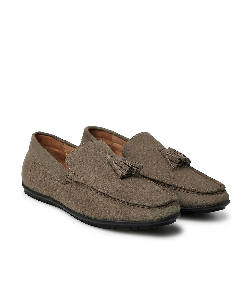 Taupe suede loafer with tassels